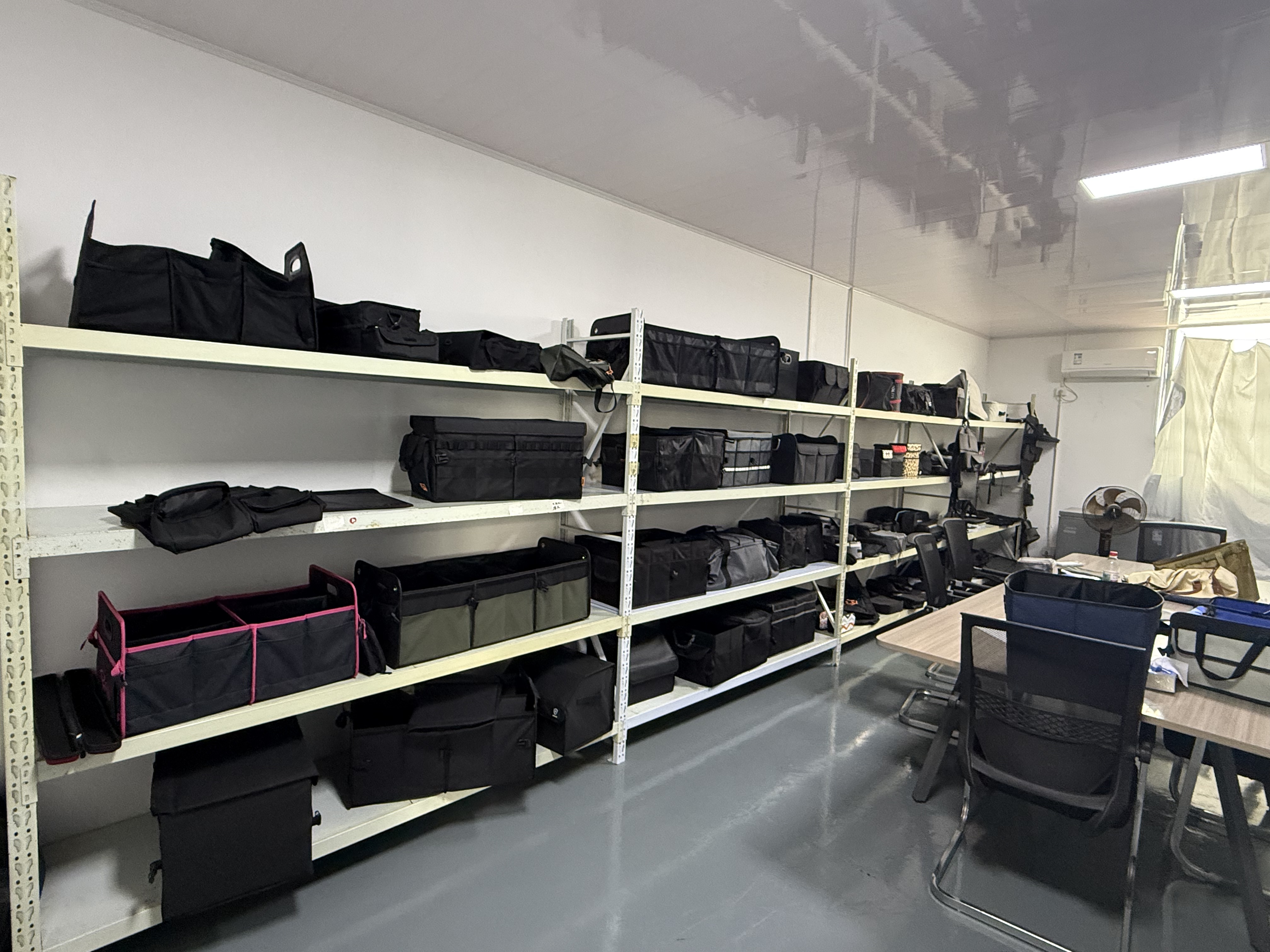 Automotive accessory sample room